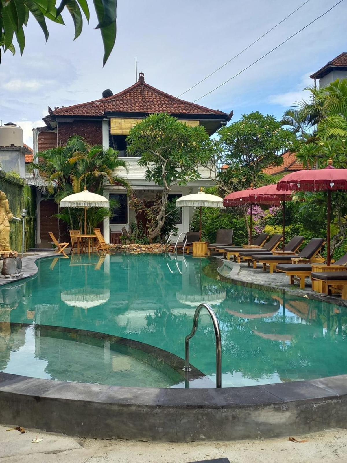 Berlian Inn Kuta Beach Exteriér fotografie