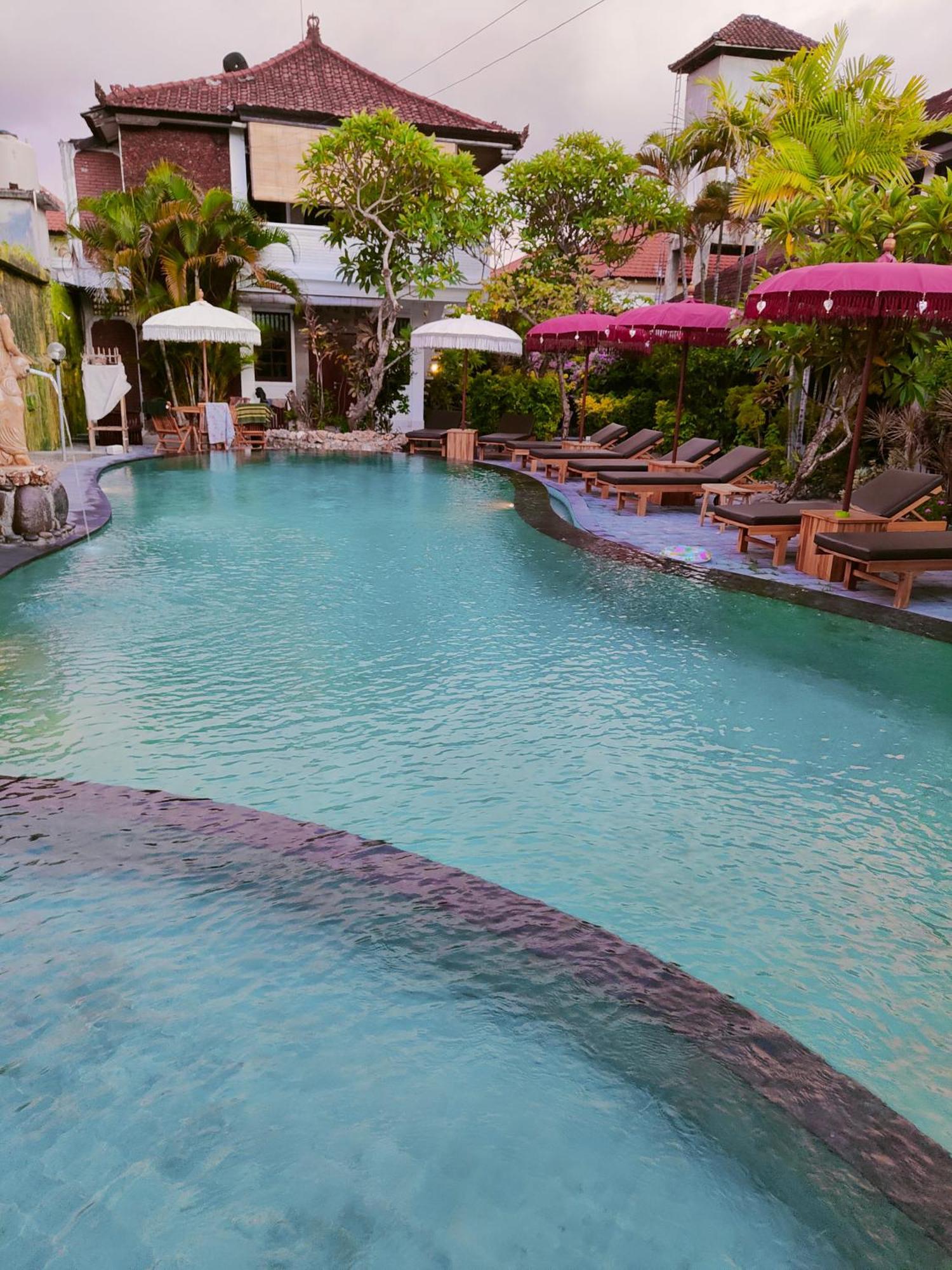 Berlian Inn Kuta Beach Exteriér fotografie